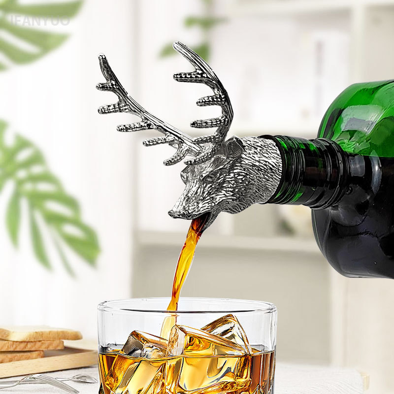 Zinc Alloy Deer Head Wine Pour - Head Racket Boom recension och pris